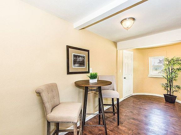 4th image of 2677 Hall Ave