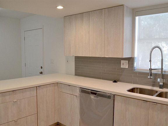 3rd image of 9375 Fontainebleau Blvd APT L416