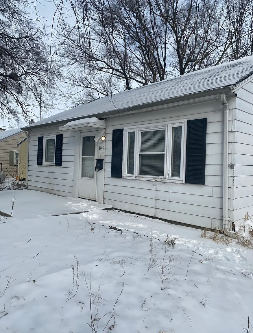 1406 Sunset Dr photo 1