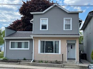 104 S Main St, Reeseville, WI 53579