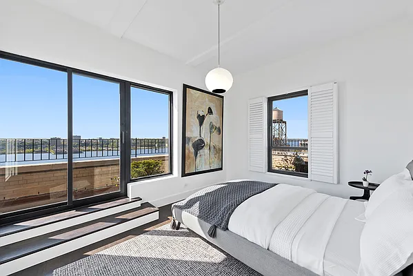 Sold by R New York | media 18