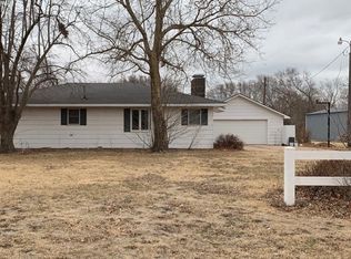 24218 S Random Rd, Pretty Prairie, KS 67570