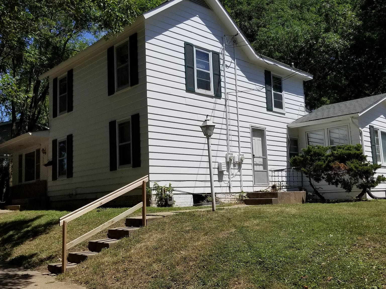 524 N Lucas St, Iowa City, IA 52245 Zillow