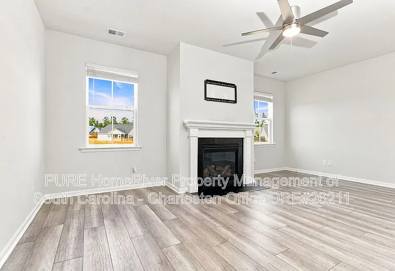 4 bed, 3.0 bath, 3587 sqft, $2,999 — Photo 3