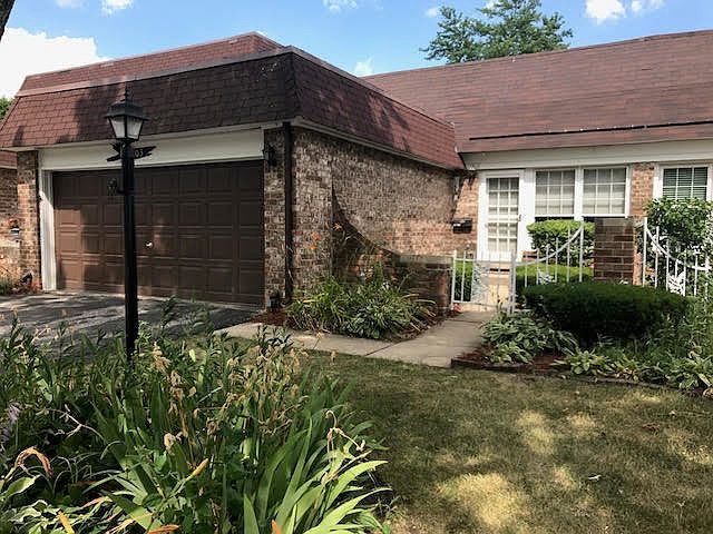 1st image of 1S303 Holyoke Ln
