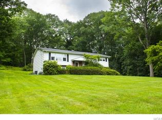 7 Foxwood Rd, West Nyack, NY 10994