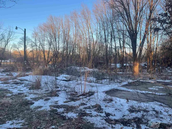 119 S State Rd, Petersburg, IN 47567