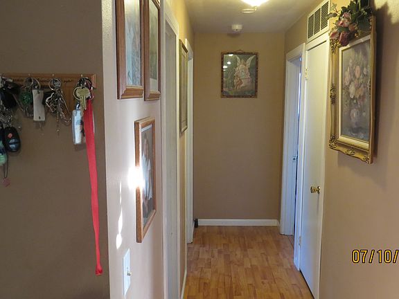 4th image of 535 Franklin Ct