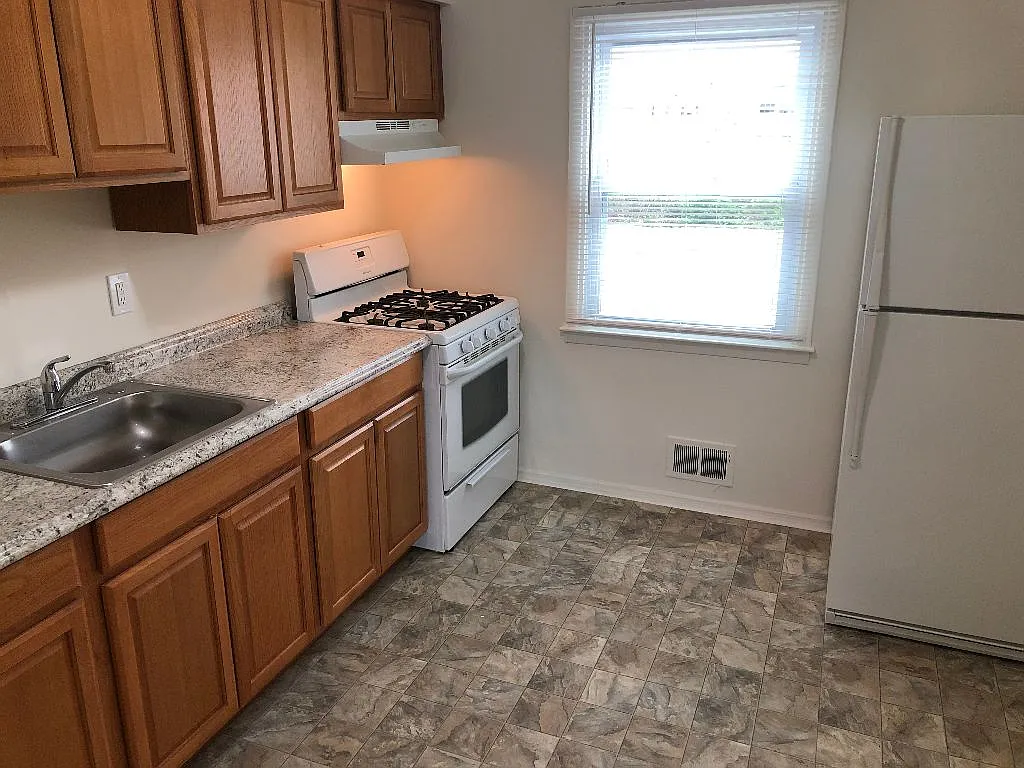 54 Woodland Road — Photo 3