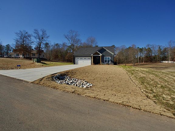 2nd image of 511 N Point Cir