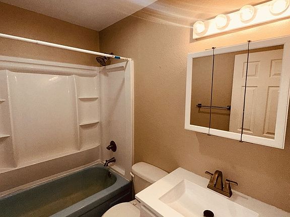 3rd image of 374 E Chickaloon Way