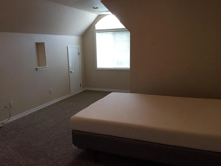 2370 NW Lydia Pl — Photo 9