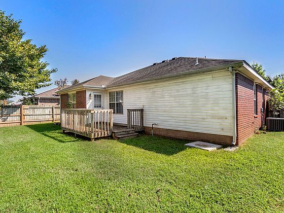 3rd image of 1063 S Liberty Dr