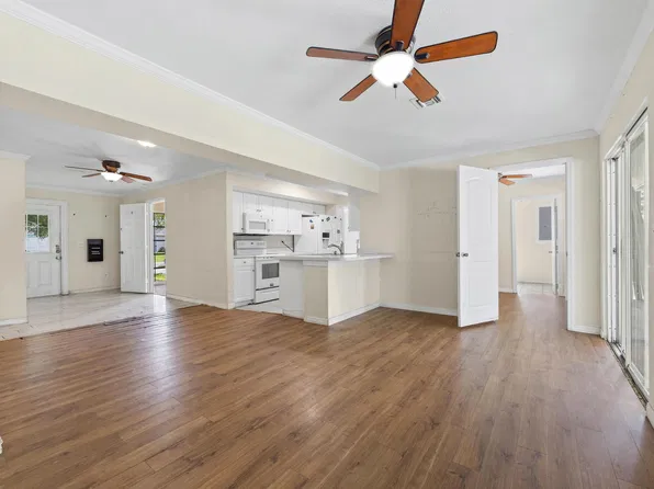 1010 SE Euclid Lane, Port St Lucie, FL 34983