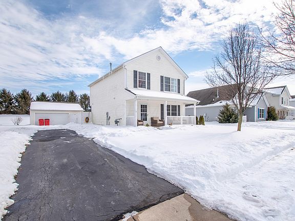 3rd image of 370 Ashford Ave