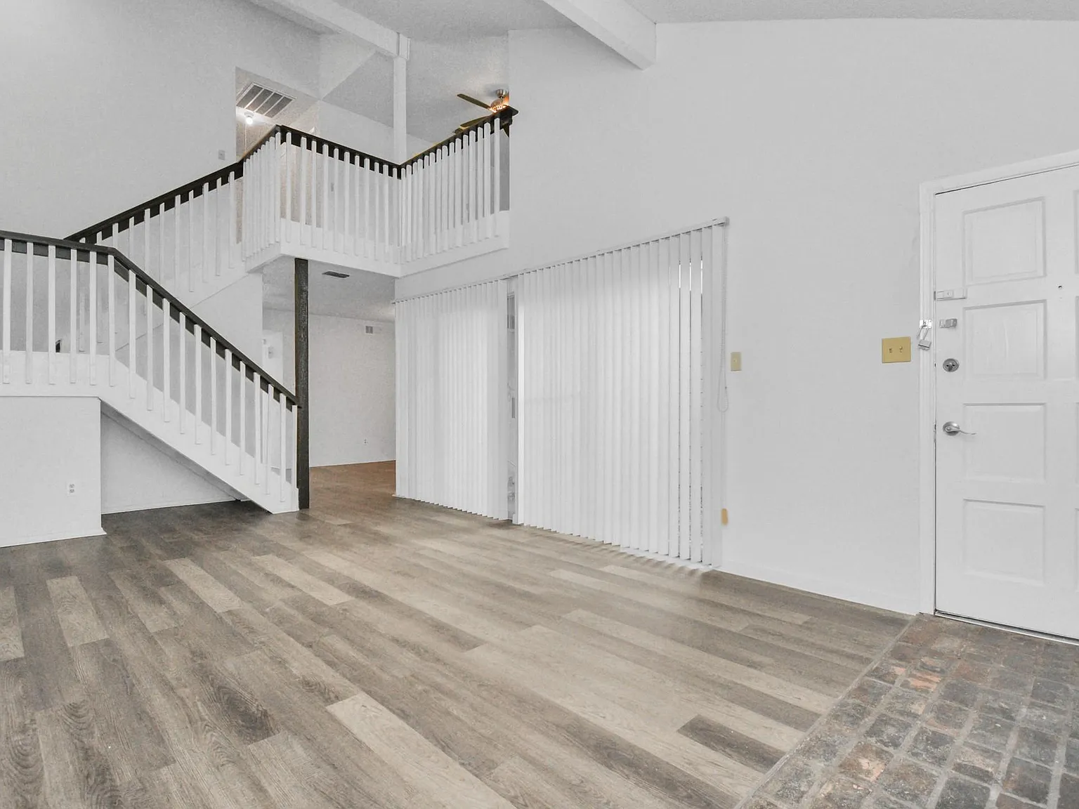 2 bed, 2.0 bath, 1693 sqft, $1,649 — Photo 3