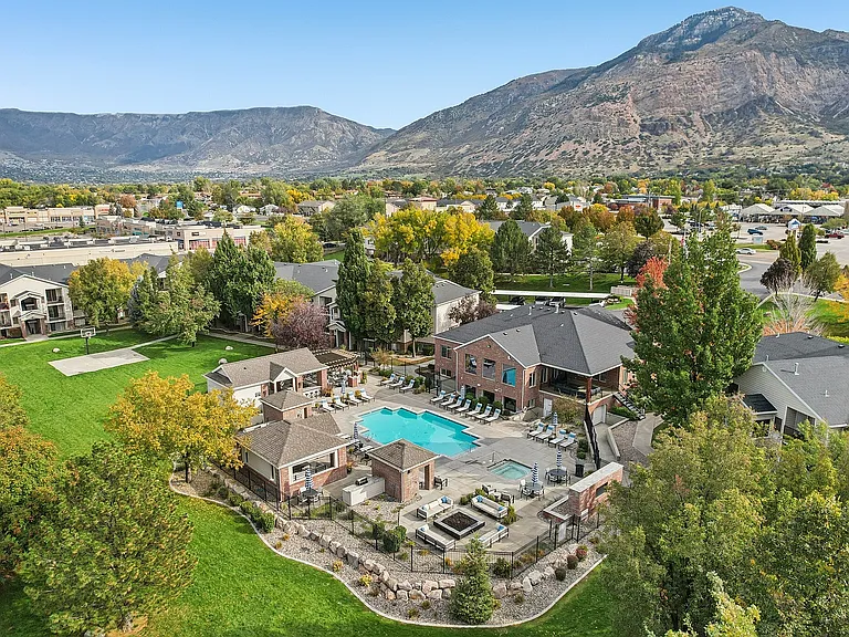 Aerial view of Pinebrook Clubhouse