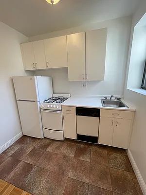 Rented by Glasser Realty LLC | media 11