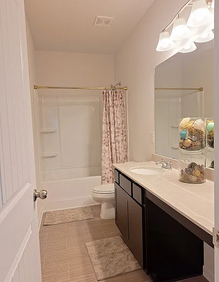 160 Marion Dr — Photo 4