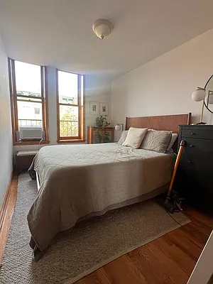 Rented by Compass | media 7