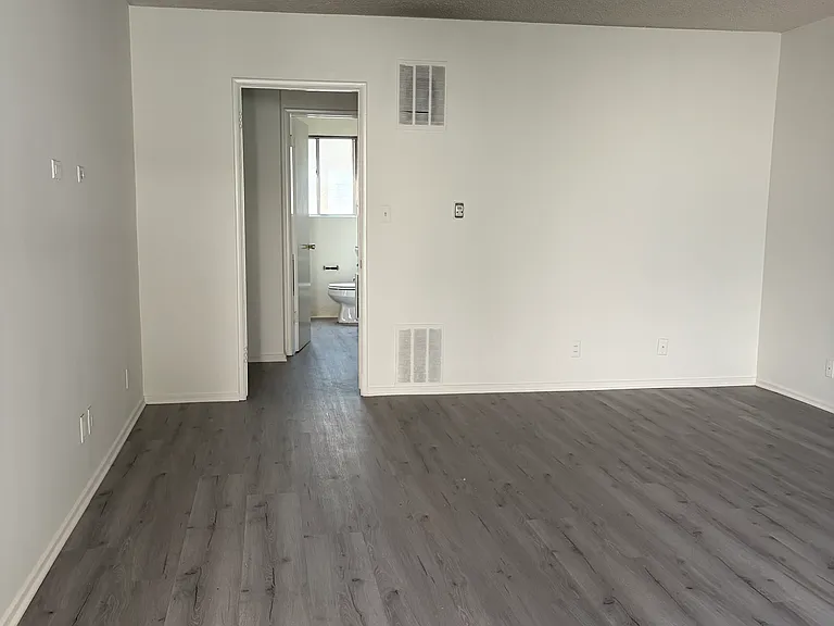 329 California Ave #5 — Photo 3