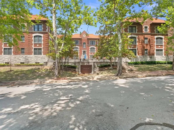 7525 Buckingham Dr APT 2S, Saint Louis, MO 63105