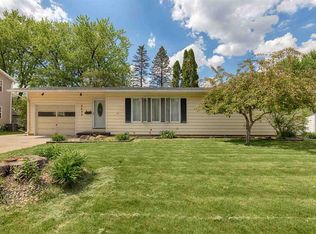 2632 Saratoga Dr, Waterloo, IA 50702