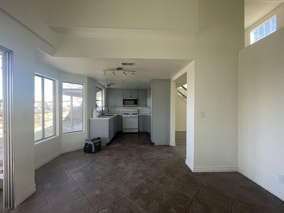 1st image of 5129 Essex Dr