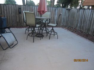 718 Buttonwood Ln, Boynton Beach, FL 33436