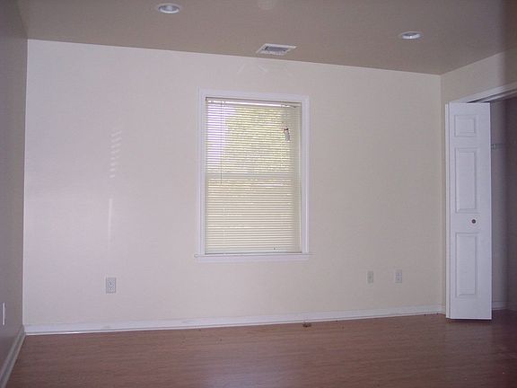 Master Bedroom w/private bath