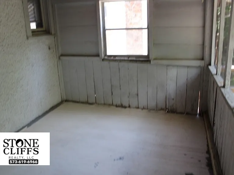1607 W Main St — Photo 16