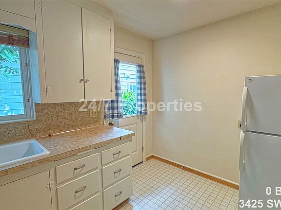 4th image of 3425 SW 11th Ave APT 3