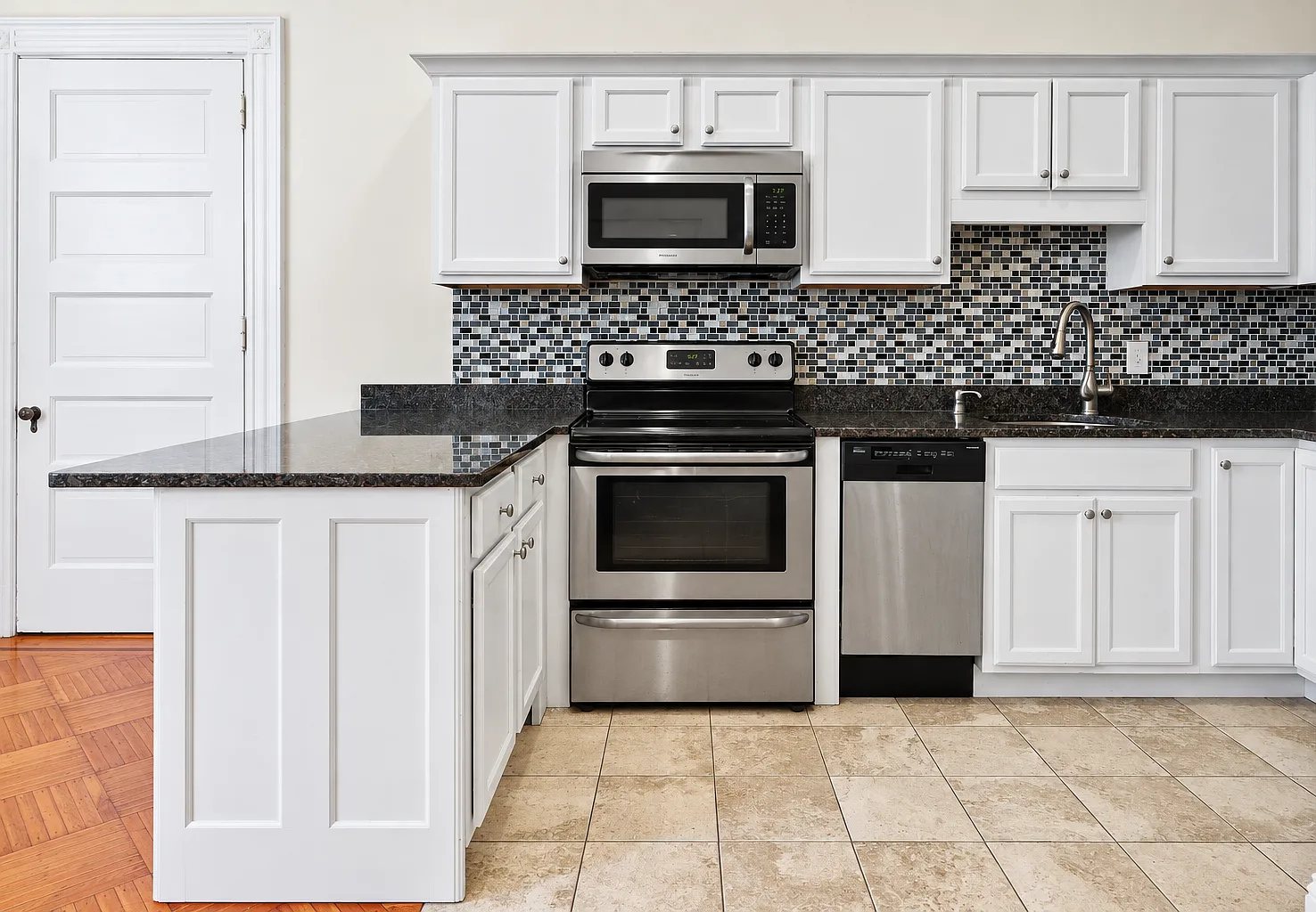 1 bed, 600 sqft, $3,300 — Photo 3