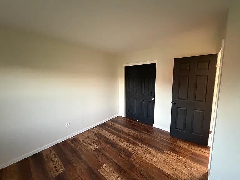 704-706 Kirkwood Dr — Photo 10