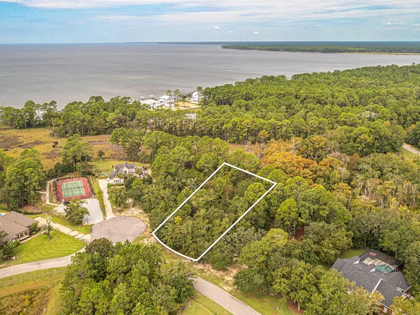 77 Harbour Trce E, Freeport, FL 32439