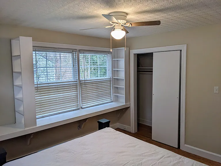 4668 Fairmont Ave — Photo 28