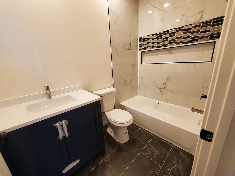 2526 Delaware St — Photo 6