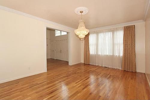 4th image of 19 Woodbury Farms Dr