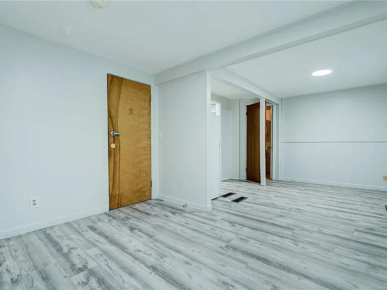 2233 Clifford Ave #3 — Photo 3