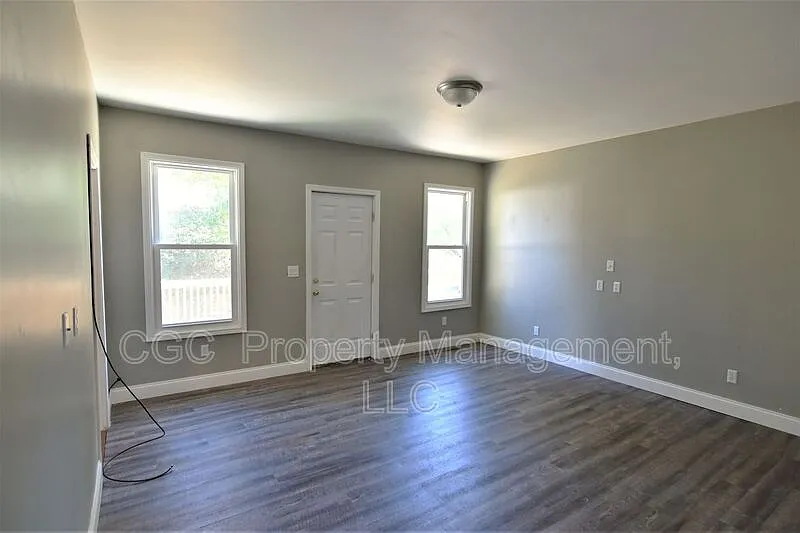 1 bed, 1.0 bath, $900 — Photo 2