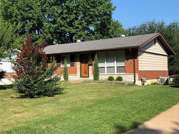 2nd image of 2301 Rosegarden Dr