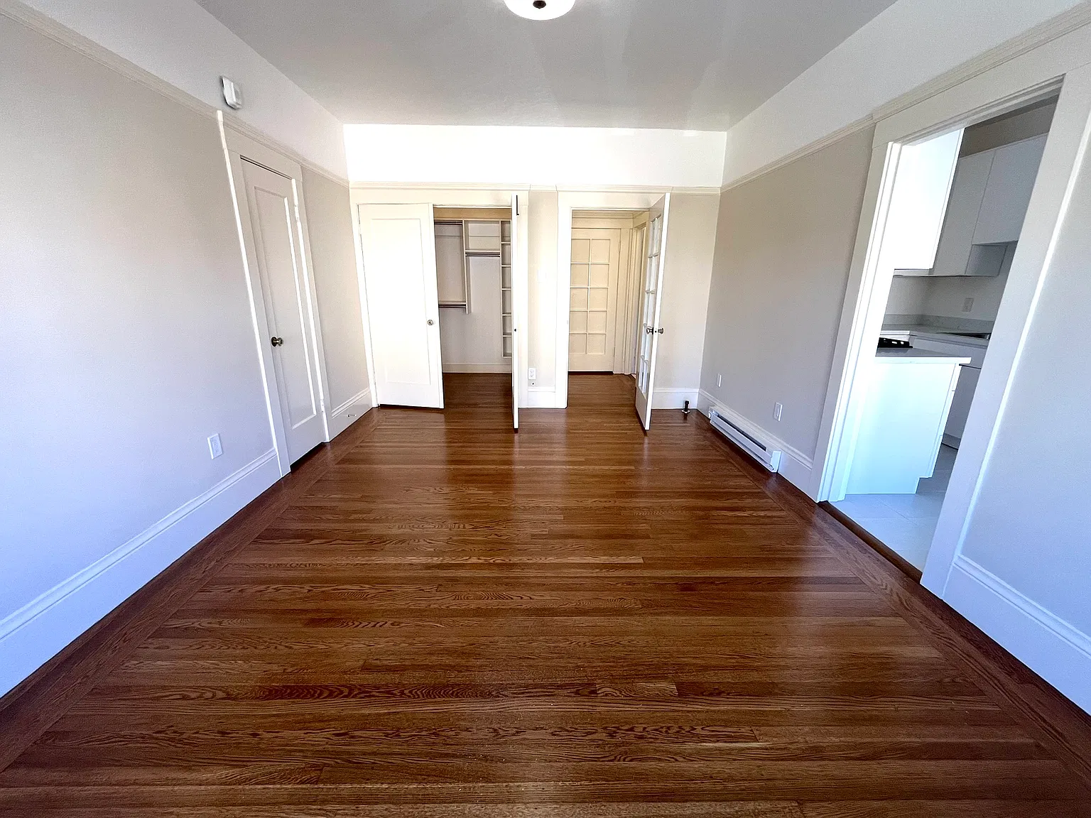Studio, 400 sqft, $3,900 — Photo 3