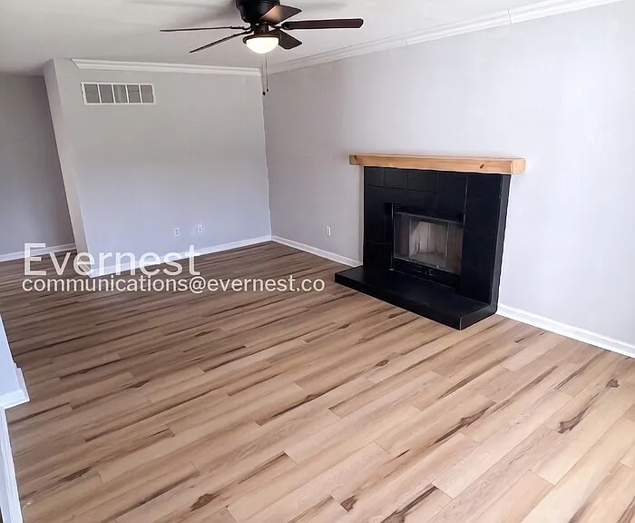 129 Royallbrook Ln — Photo 8