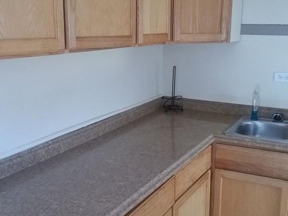 3rd image of 3045 N Milwaukee Ave