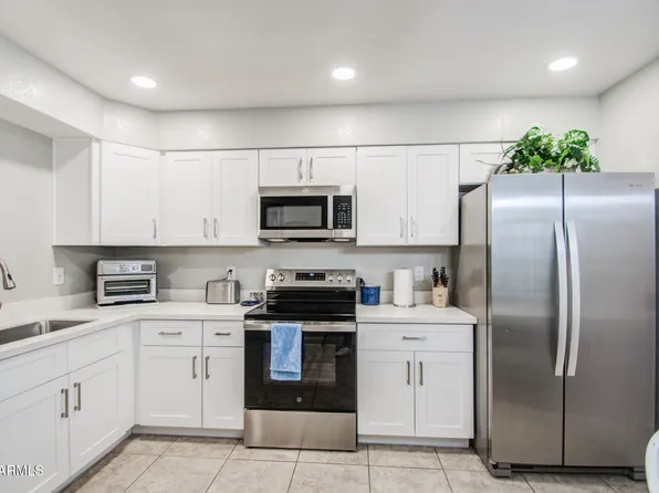 2064 S FARNSWORTH Drive #43, Mesa, AZ 85209