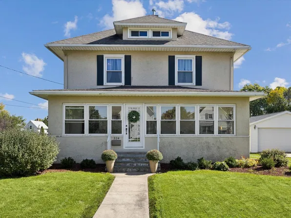 324 6th Ave, De Witt, IA 52742