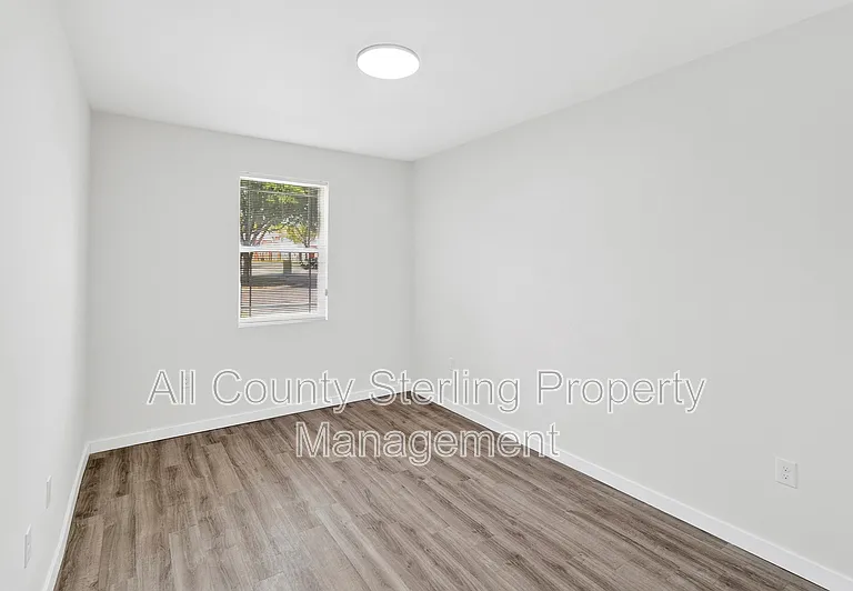 1611 NW 29th Rd #3 — Photo 8