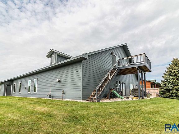 2nd image of 22 Golf Dr