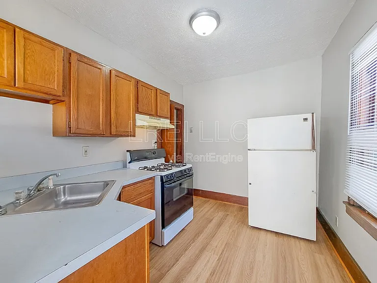 2733 Chase Ct — Photo 8