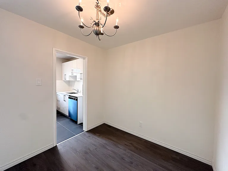 118 Montgomery Ave — Photo 14